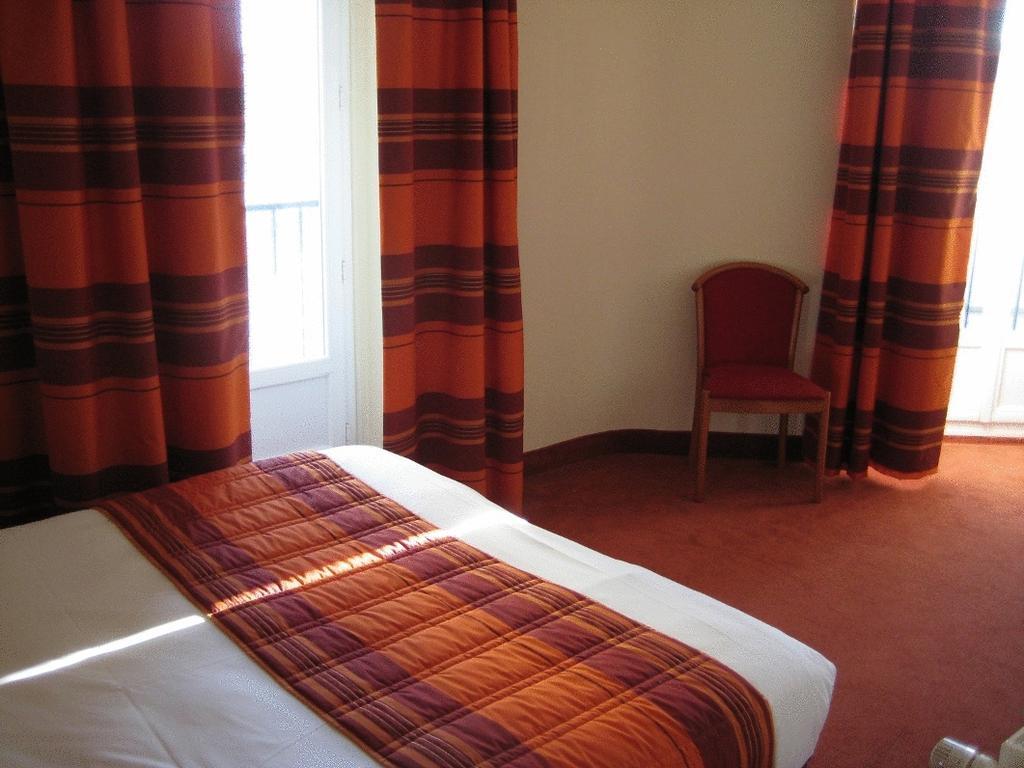 Kyriad Hotel Lamballe Exteriör bild