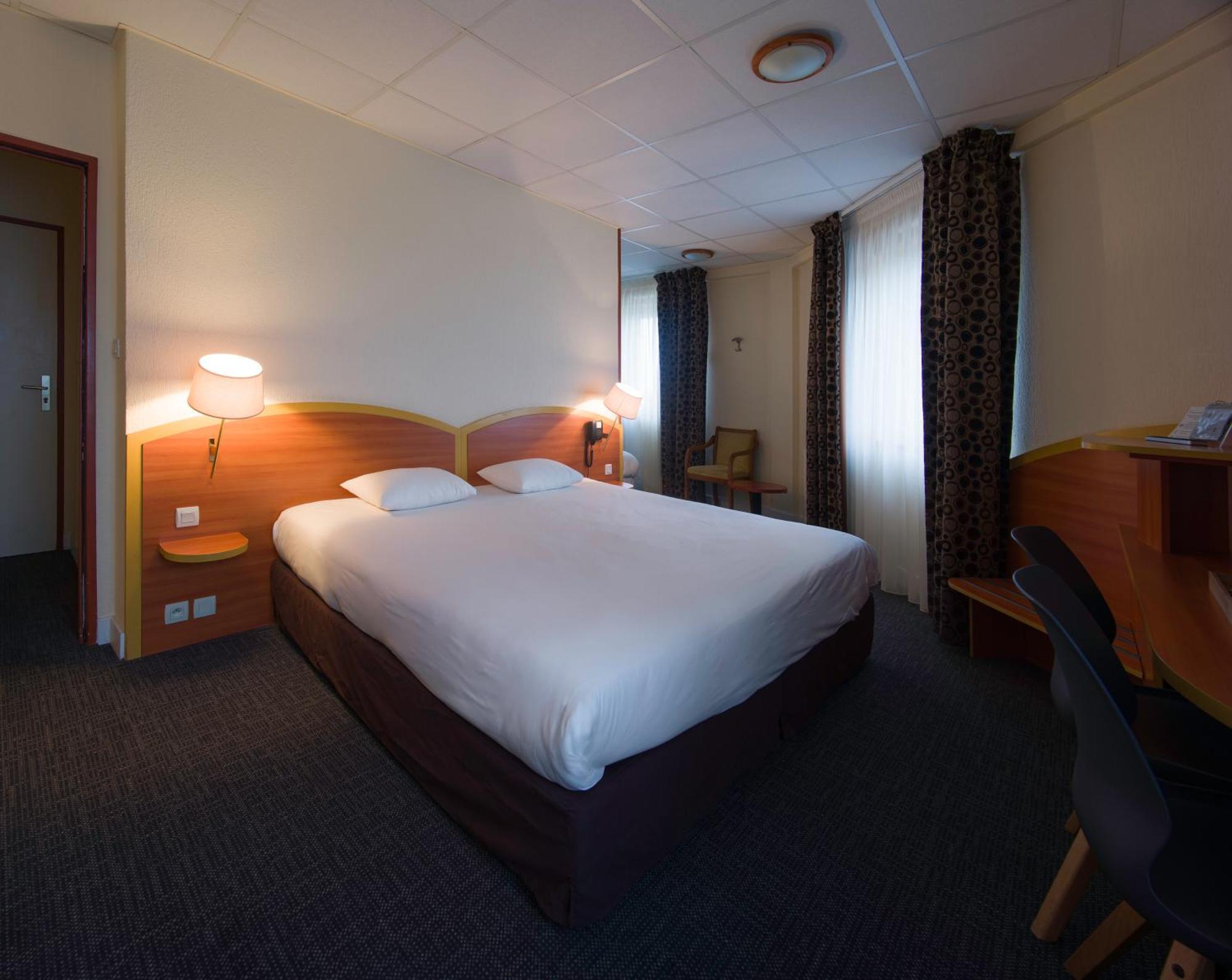Kyriad Hotel Lamballe Exteriör bild
