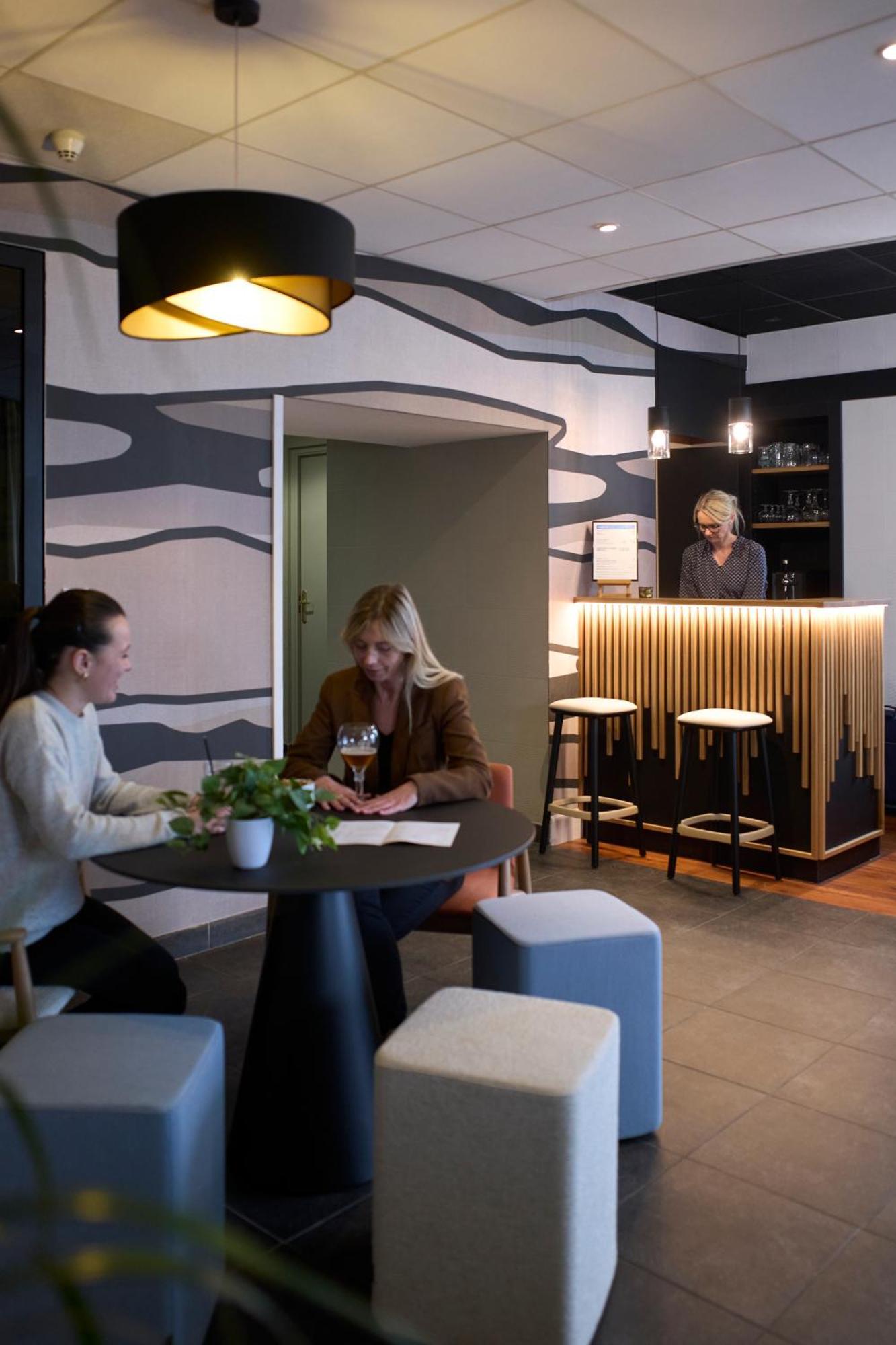 Kyriad Hotel Lamballe Exteriör bild